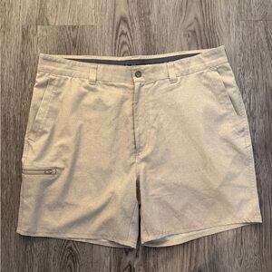 Roundtree & Yorke Men's Beige Flat Front Shorts
